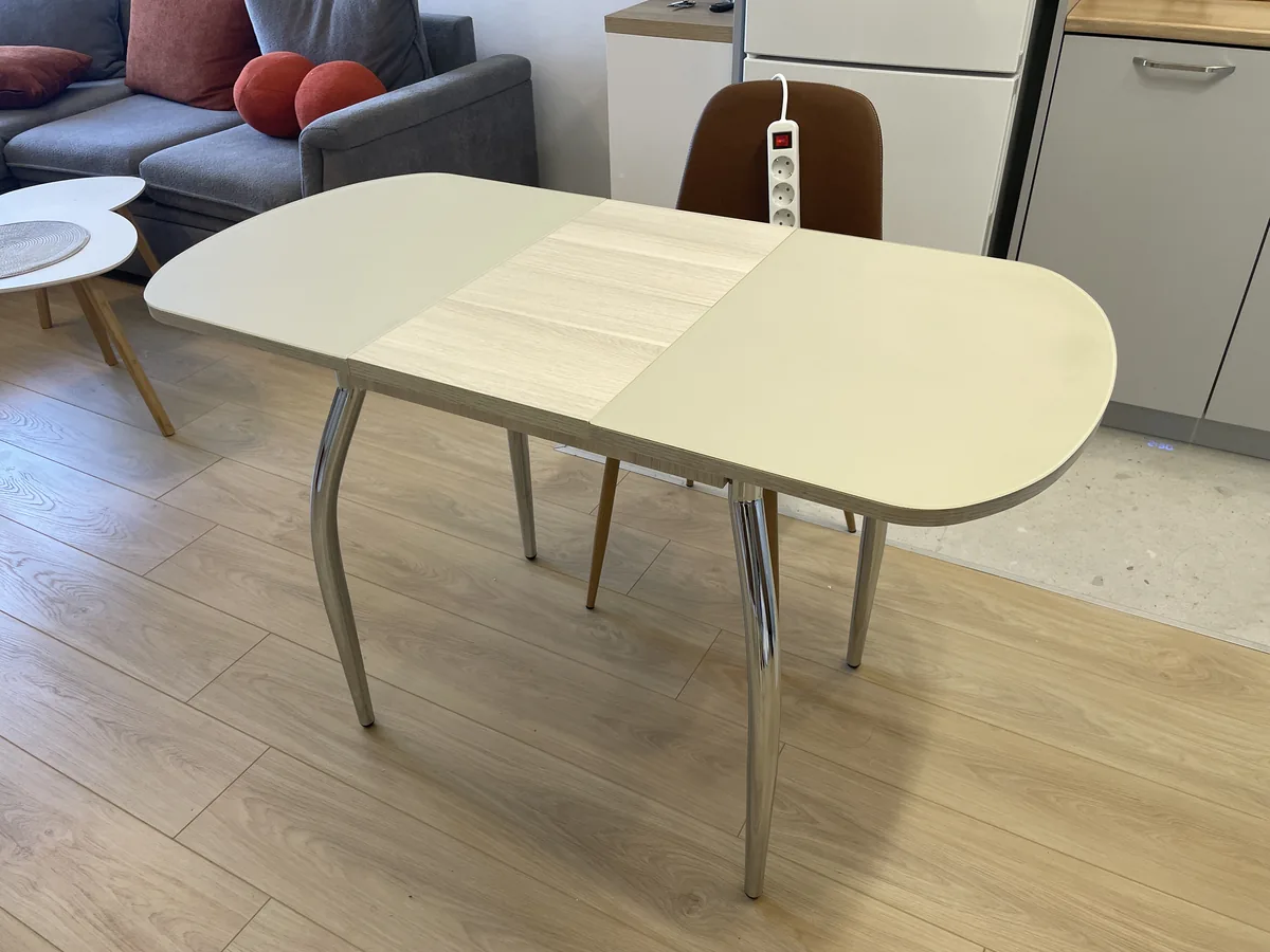 Extended living-room table